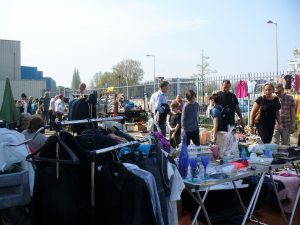 rommelmarkt buiten qru amsterdam